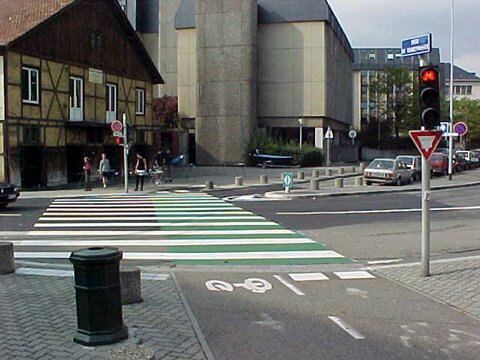 Most bike paths at intersections have traffic lights.