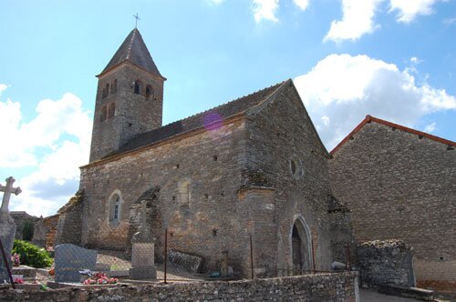 Front view photo of the Romanesque church in Colombier-le-Haut.