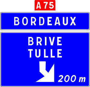 Autoroute interchange, distance to it, destinations reached from it and arrow indication to veer right.