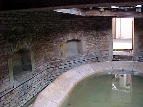 Lavoir of the village of Bissy-sous-Uxelles from the inside