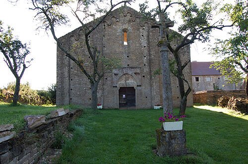 Front view photo of Le Puley Church in Burgundy.