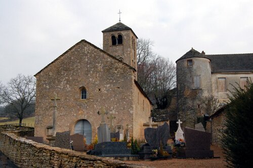 Photo of the front view of the village church of Massy France.