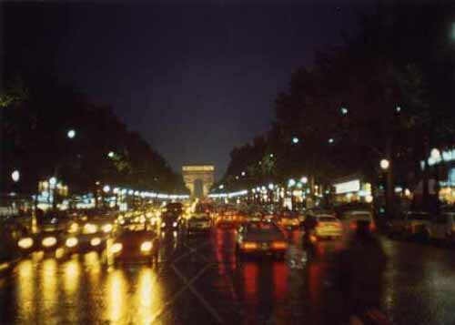 Champs Elysées at night