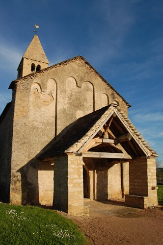 Photo of the Lombard Bands on the church in Vaux-en-Pré France.
